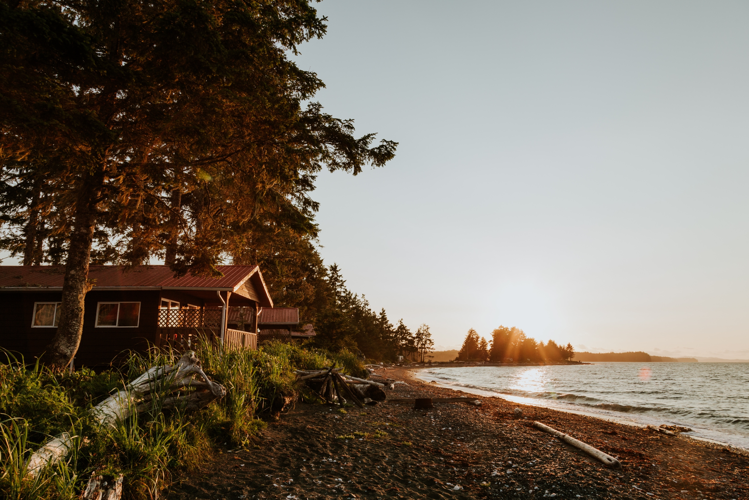 A cabin on the edge of the water