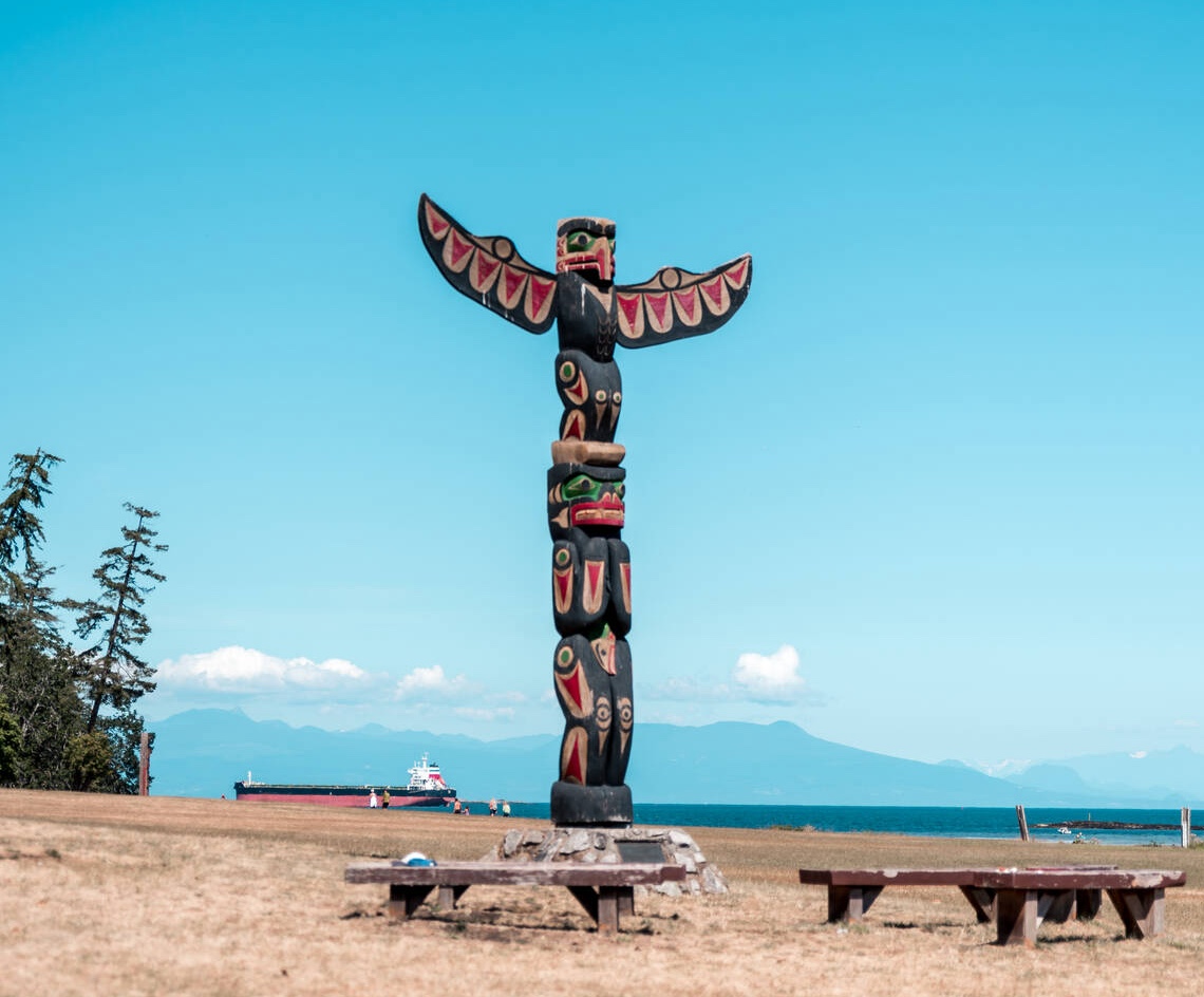 A picture of a Totem pole taken on Saysutshun, a short ferry ride from Nanaimo