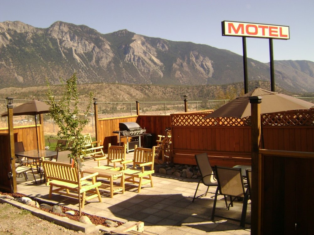 Mountain View from Patio at Retasket Lodge