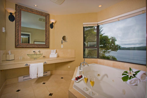 Suite Bath Crest Hotel